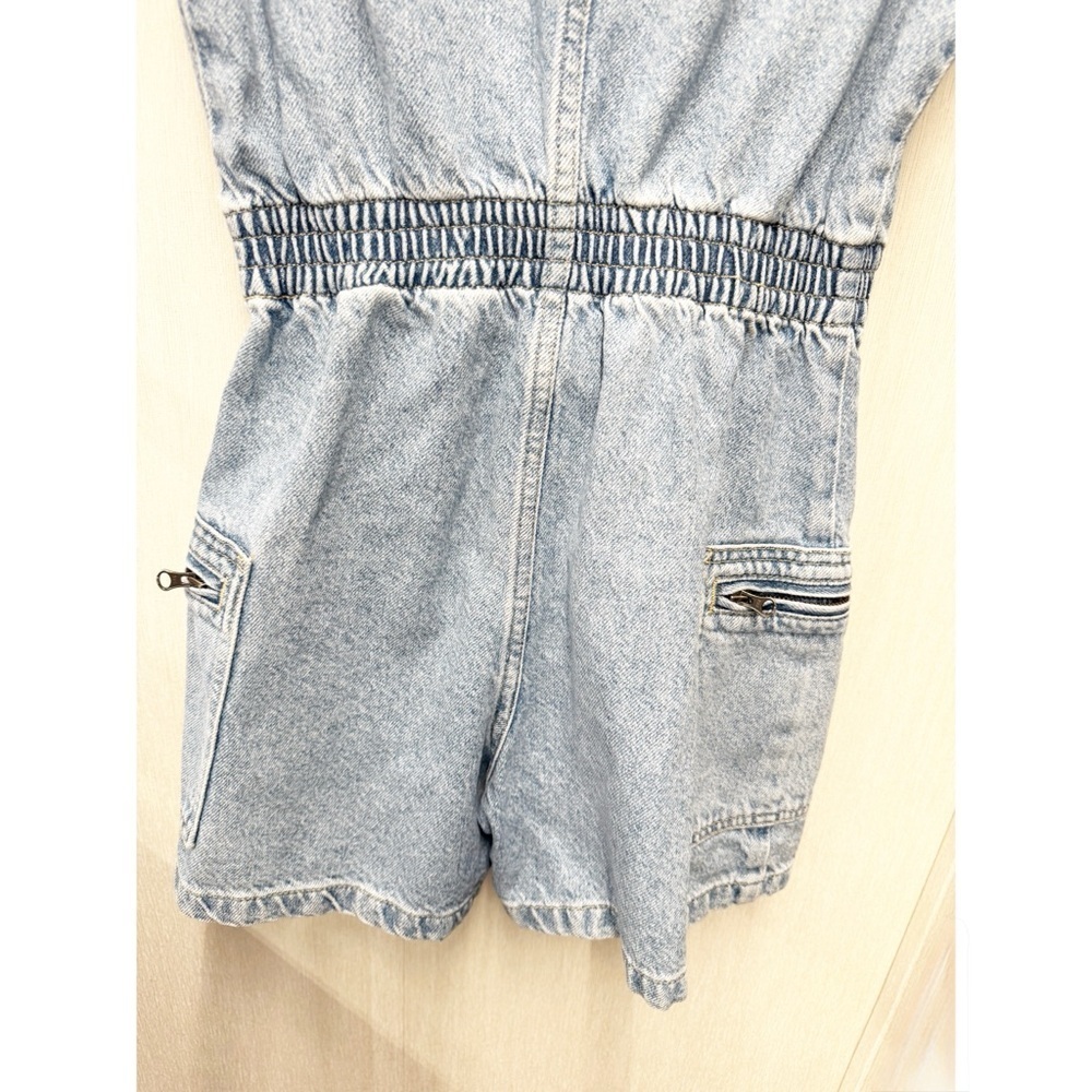 NWOT Wrangler Light Wash Denim Zip-Front Utility Romper, Size 4 - Picture 7 of 10